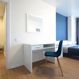 شقة Nest Center Aparts, إلفيف